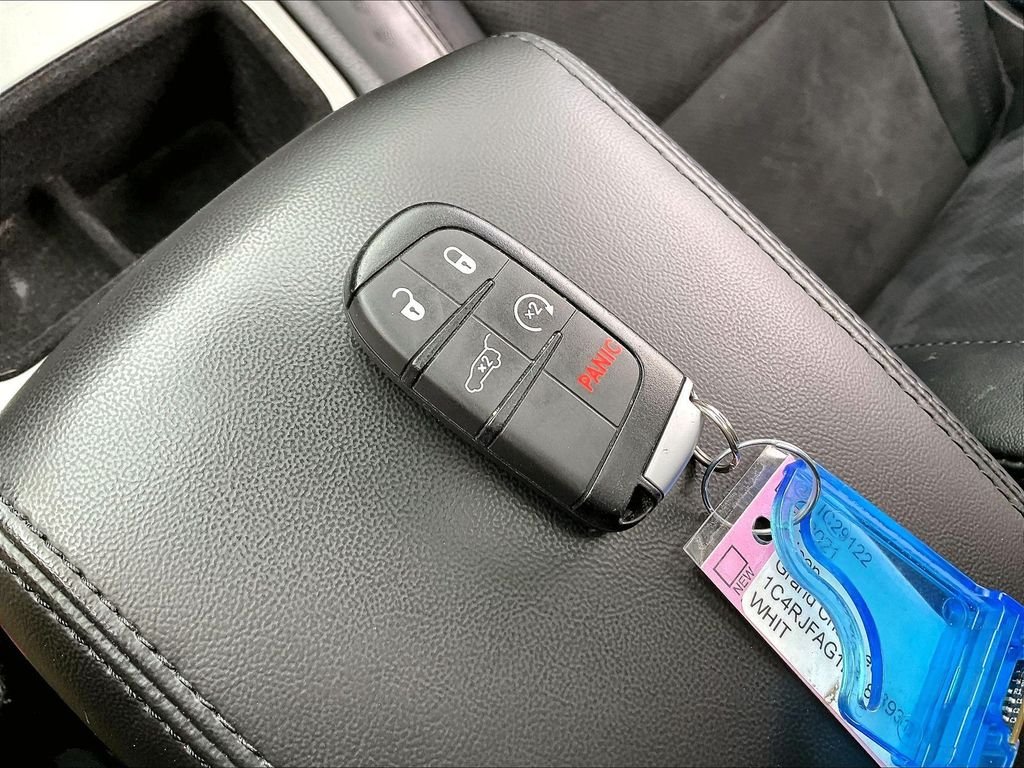 Used 2021 Bright White Clearcoat Jeep Laredo X image 27