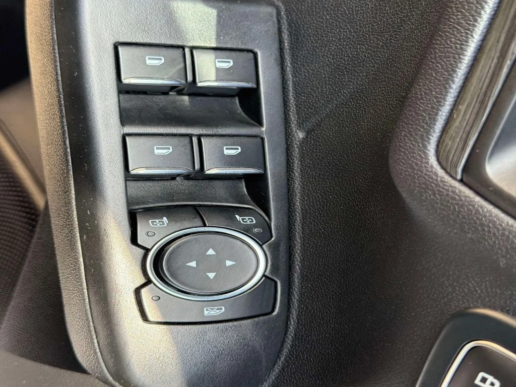 Used 2024 Gray Metallic Ford Platinum image 18
