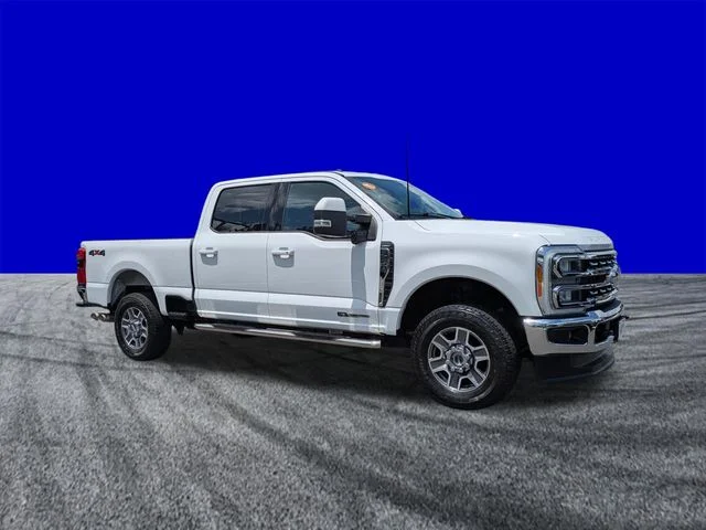 Certified Used 2023 Oxford White Ford Lariat image 2