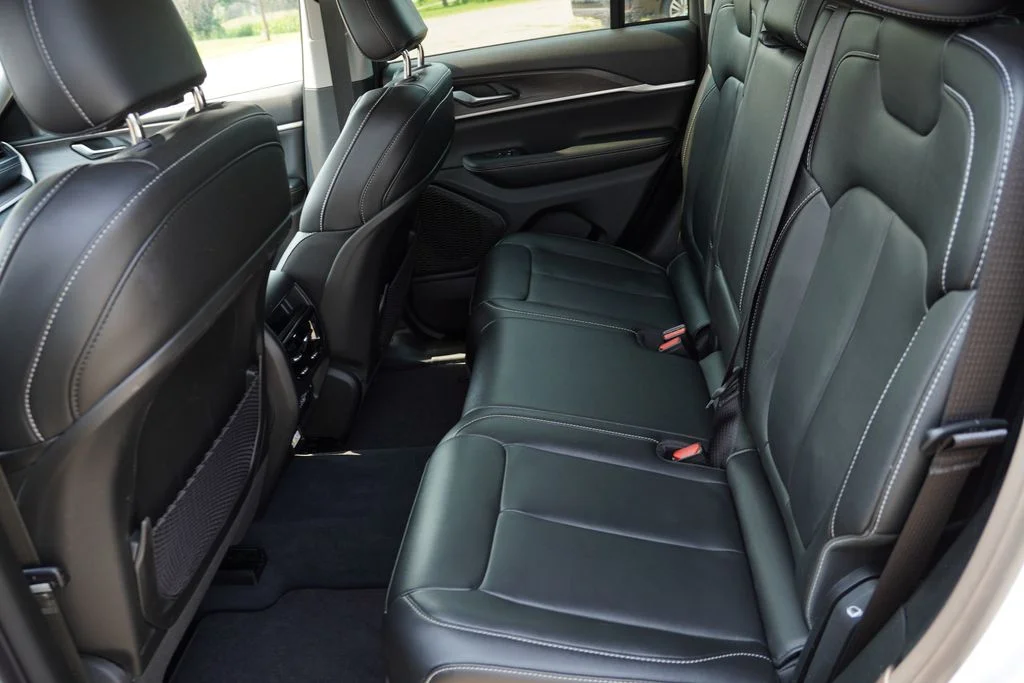 Used 2023 White Jeep Limited image 17