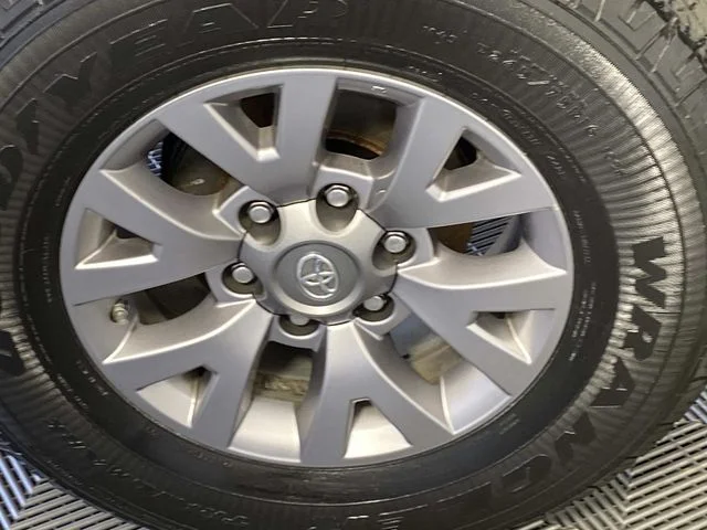 Used 2018 Gray Toyota SR5 image 28