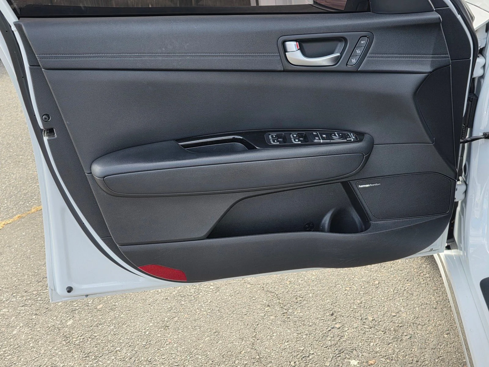 Used 2018 Snow White Pearl Kia SX image 16