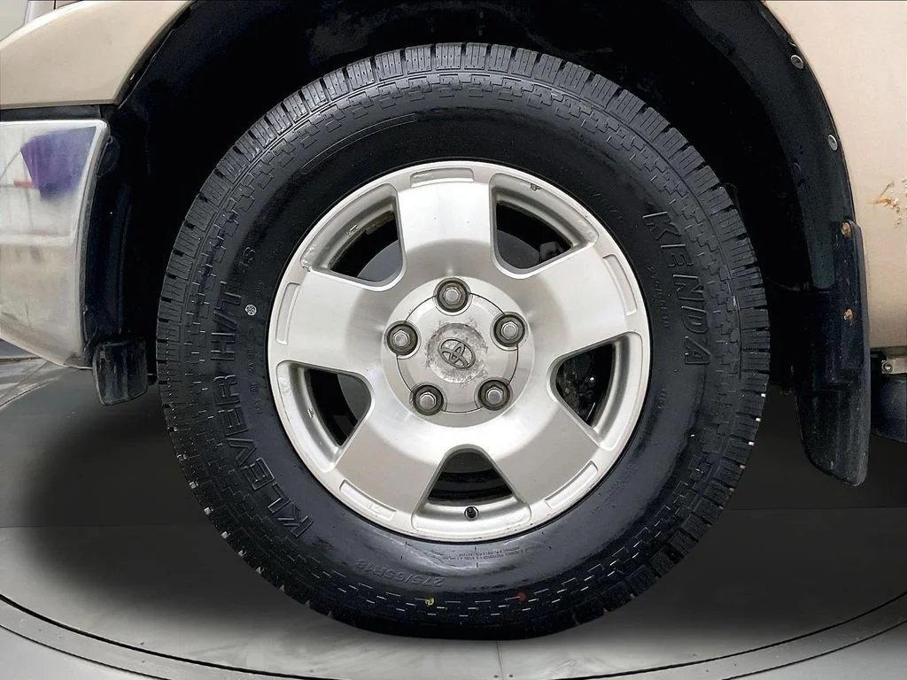 Used 2007 Beige Toyota SR5 image 12