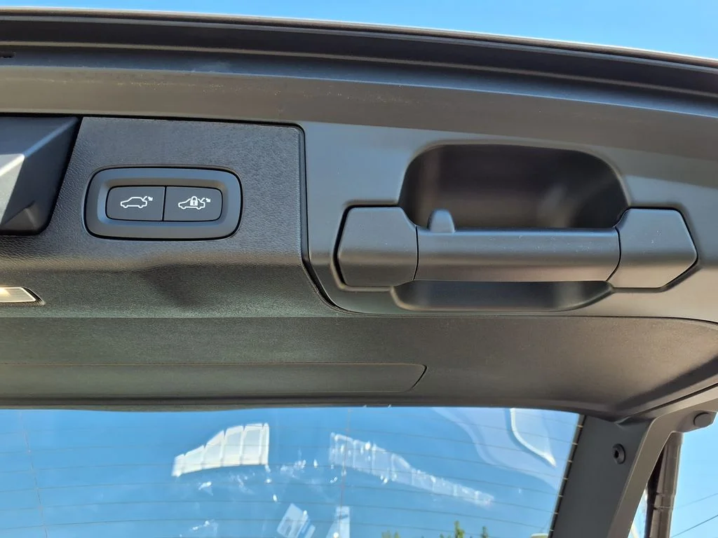 New 2026 Aurora Silver Volvo Plus image 11