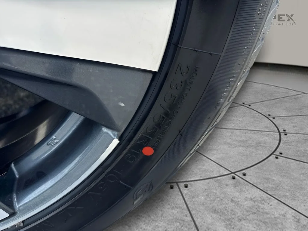 Used 2023 Black Nissan Platinum image 27