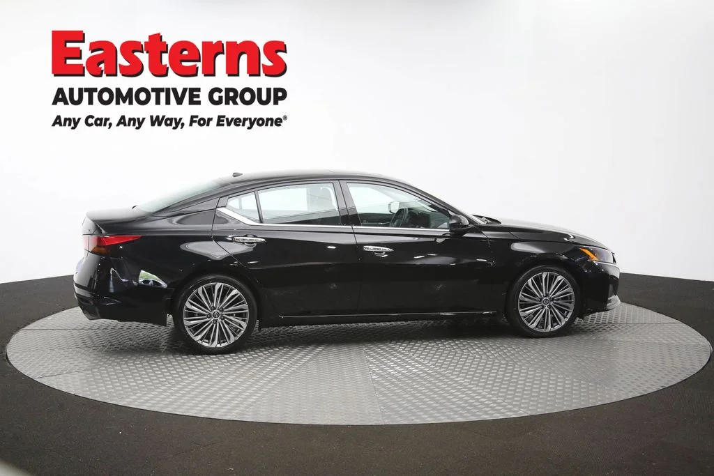 Used 2023 Black Nissan 2.5 SL image 44
