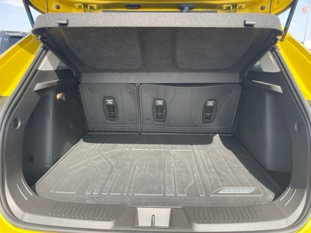 Used 2025 Yellow Chevrolet ACTIV image 28