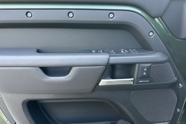 New 2026 Woolstone Green Land Rover S image 10