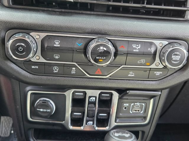 Used 2024 Red Jeep Sport S image 17