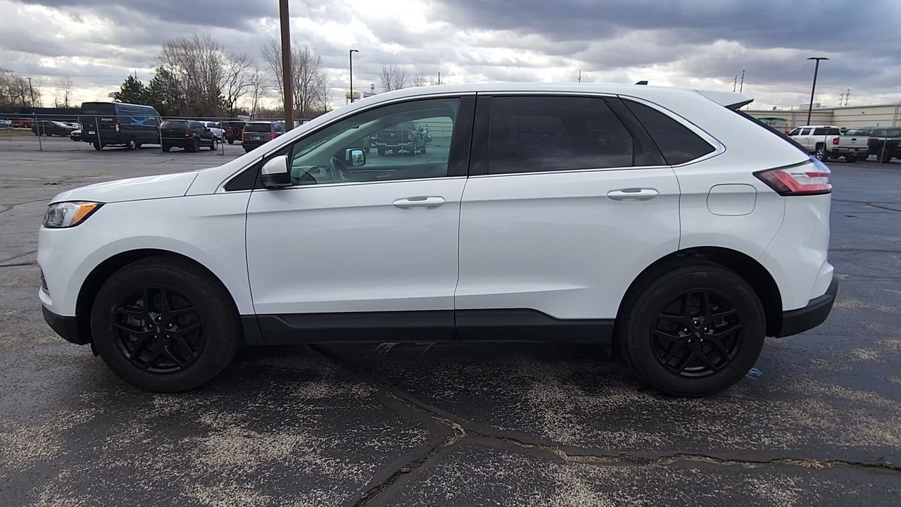 Used 2024 Oxford White Ford SEL image 5