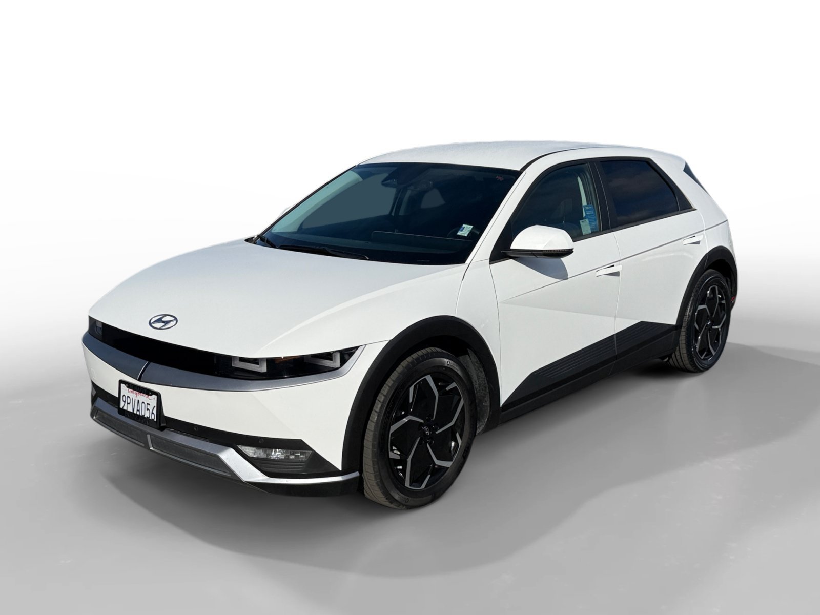 Used 2024 White Hyundai SEL image 1