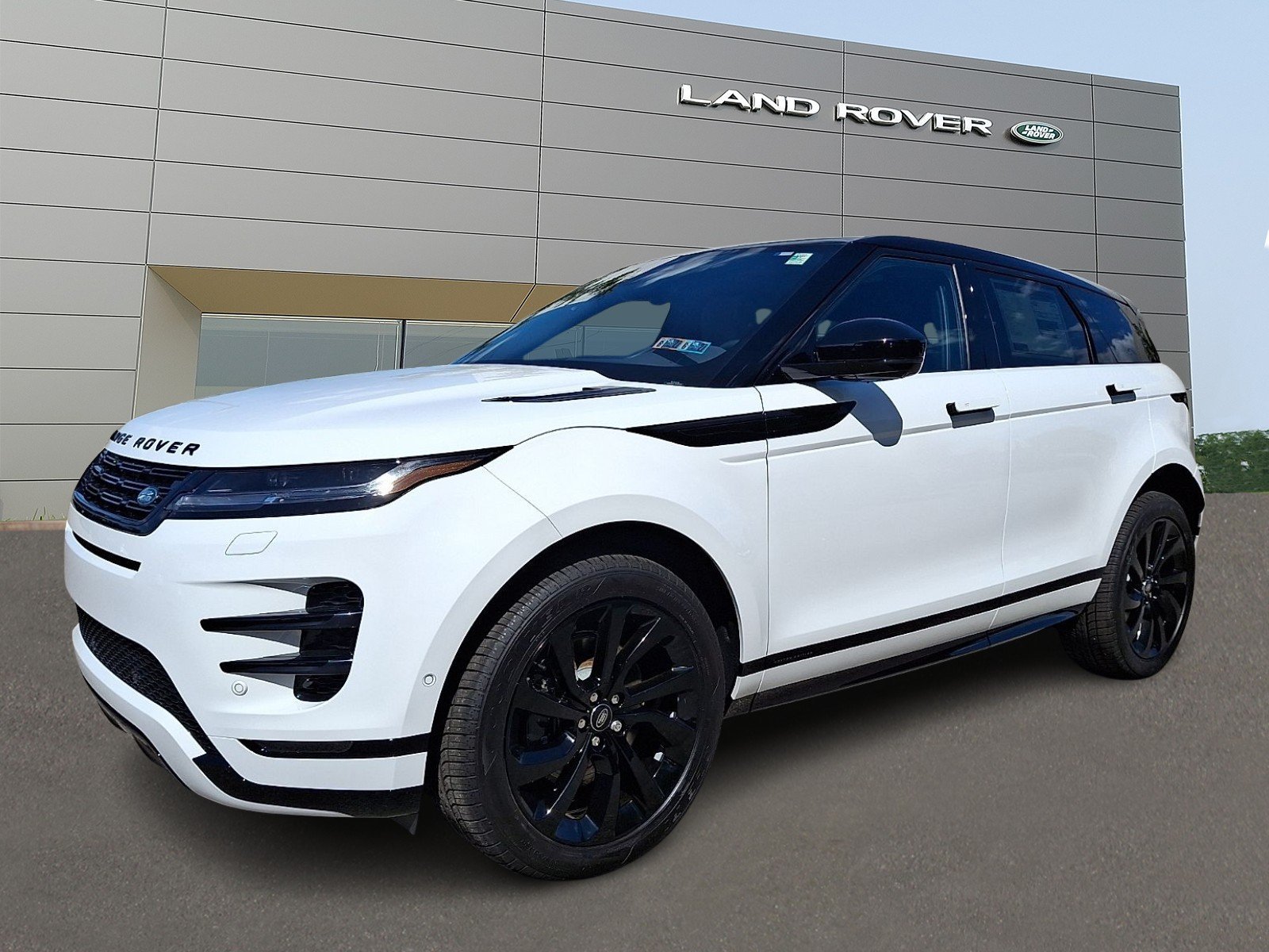 New 2026 Fuji White LAND ROVER  image 1