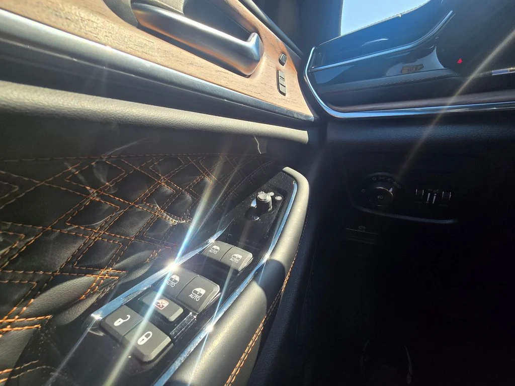 Used 2023 White Jeep Summit image 22