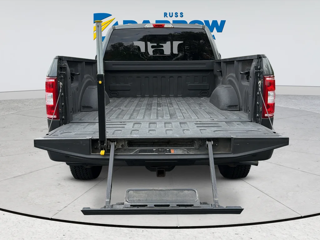 Used 2018 Gray Ford XLT image 31