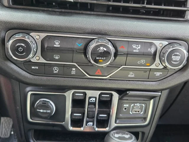 Used 2024 Red Jeep Sport S image 17