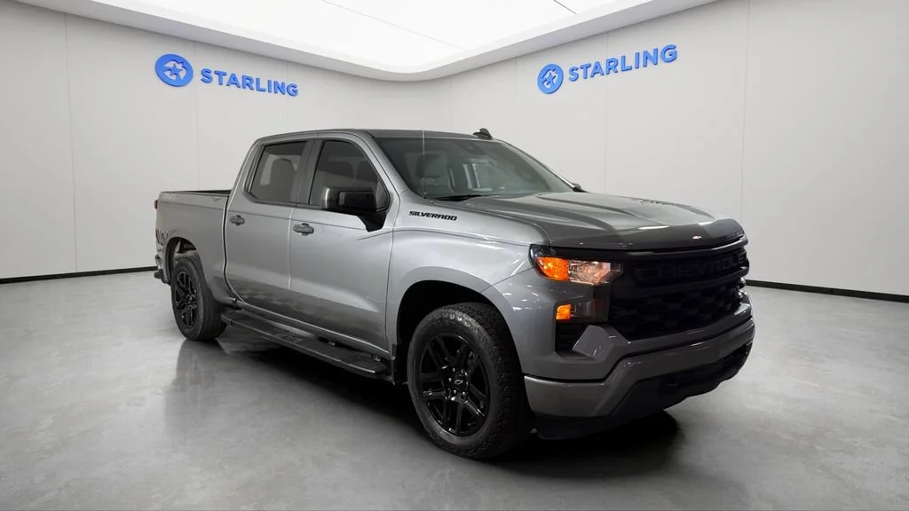 Used 2023 STERLING GRAY METALLIC Chevrolet Custom image 13