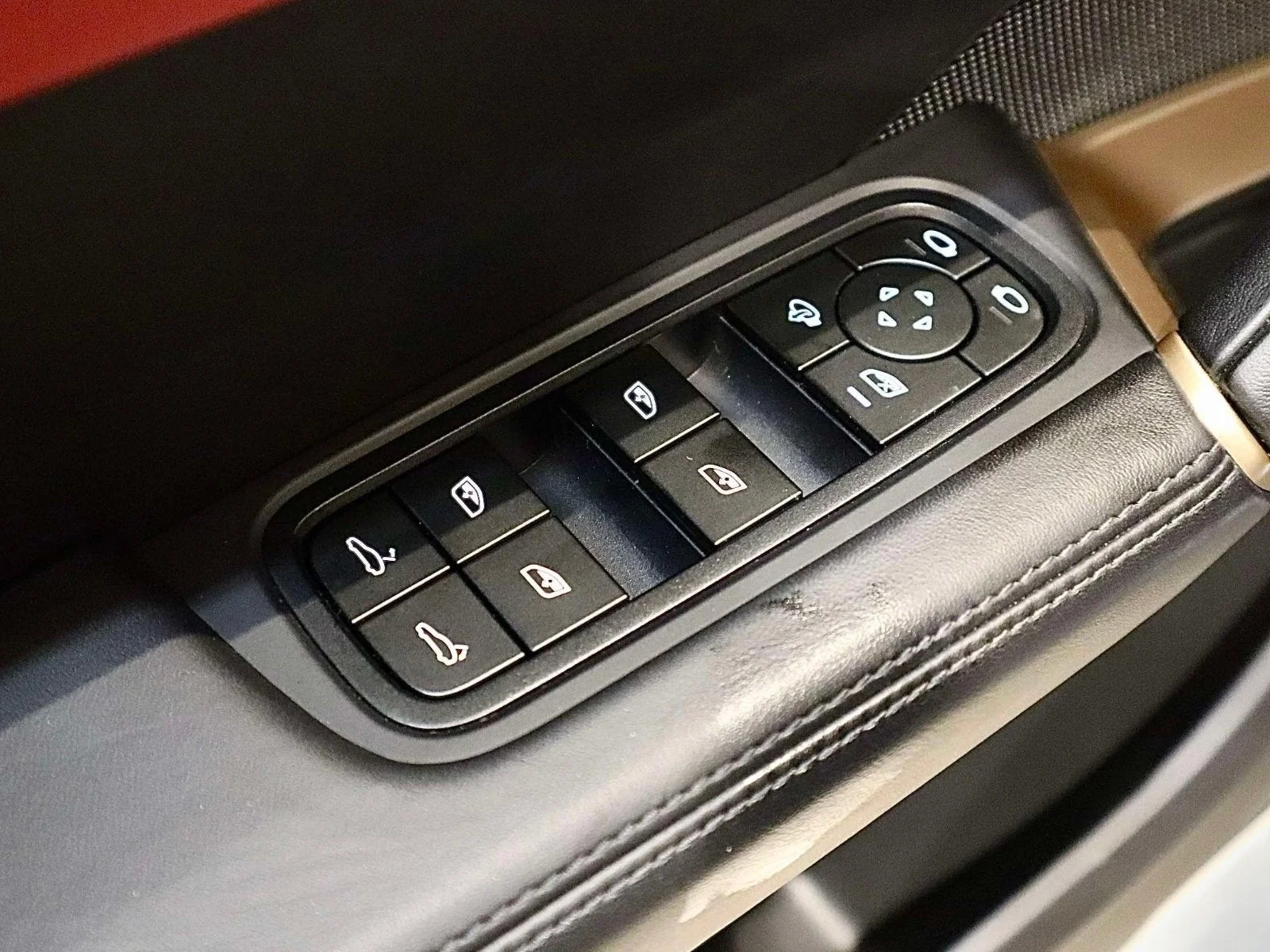 Used 2024 Arctic Grey Porsche S image 28