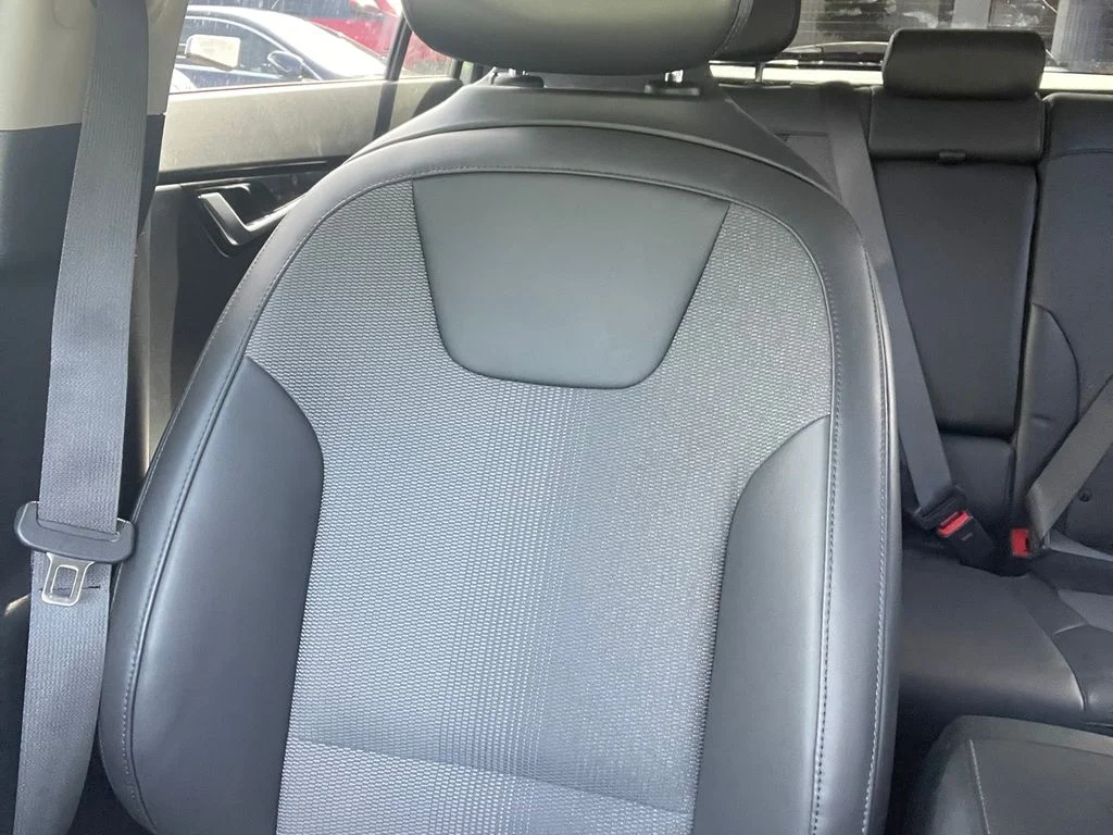 Used 2023 White Kia EX image 18