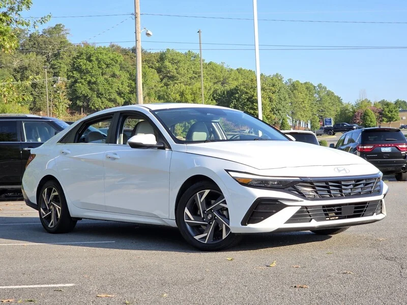 Used 2025 White HYUNDAI LIMITED image 21