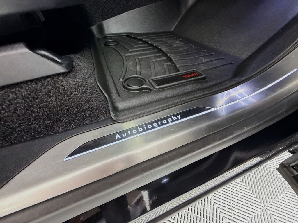 Certified Used 2025 Black Land Rover Autobiography image 36