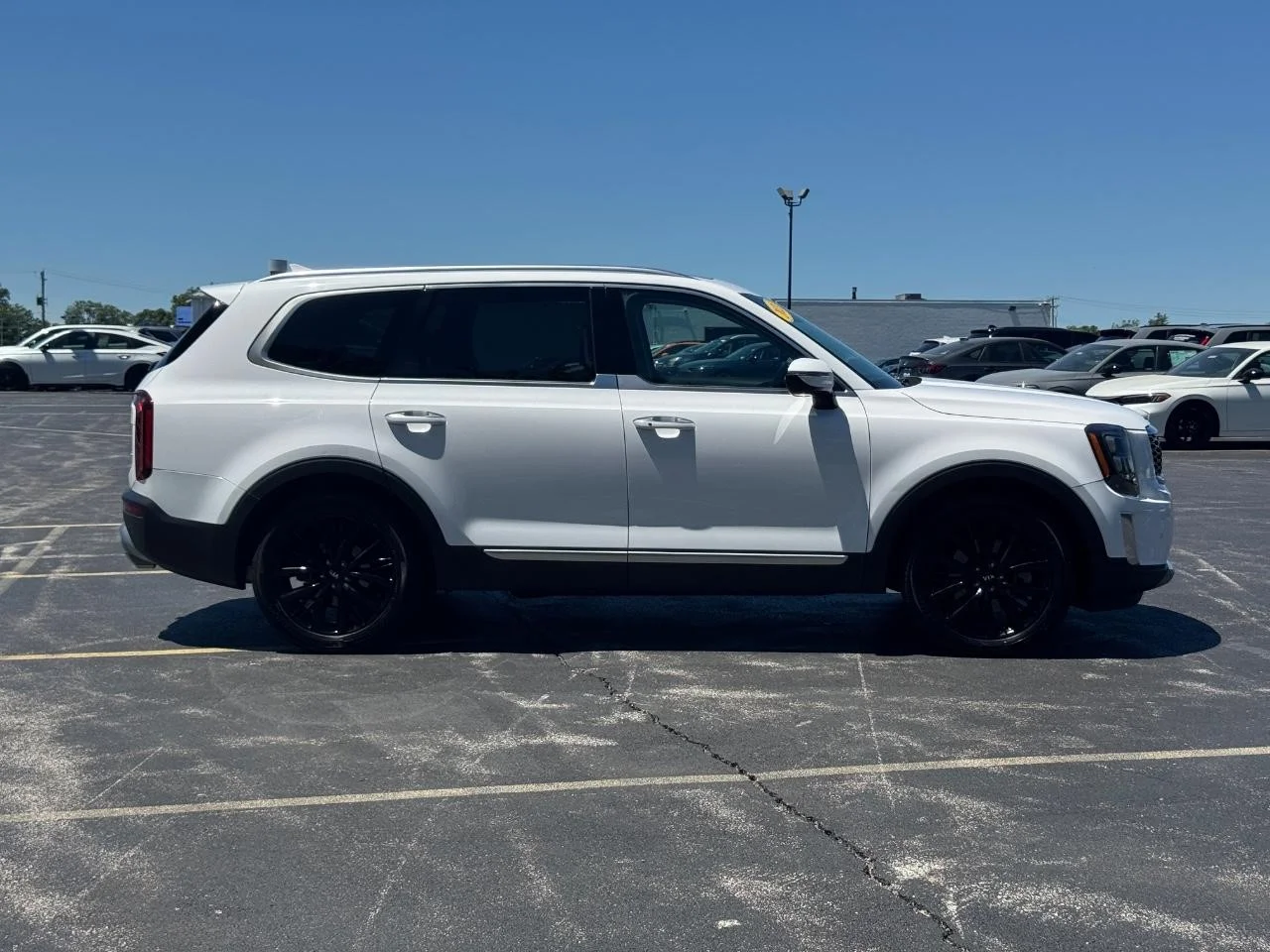 Used 2021 Glacial White Pearl Kia SX image 3