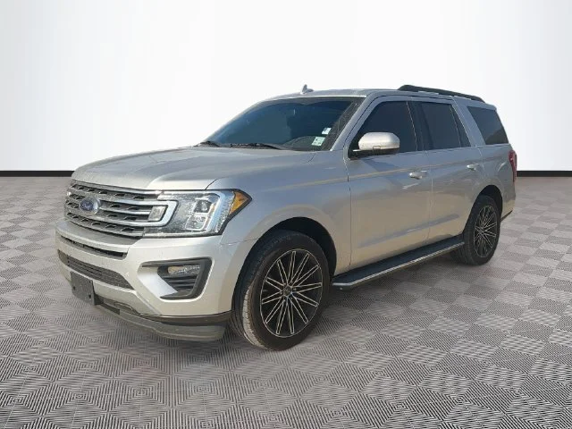 Used 2019 Silver Ford XLT image 3