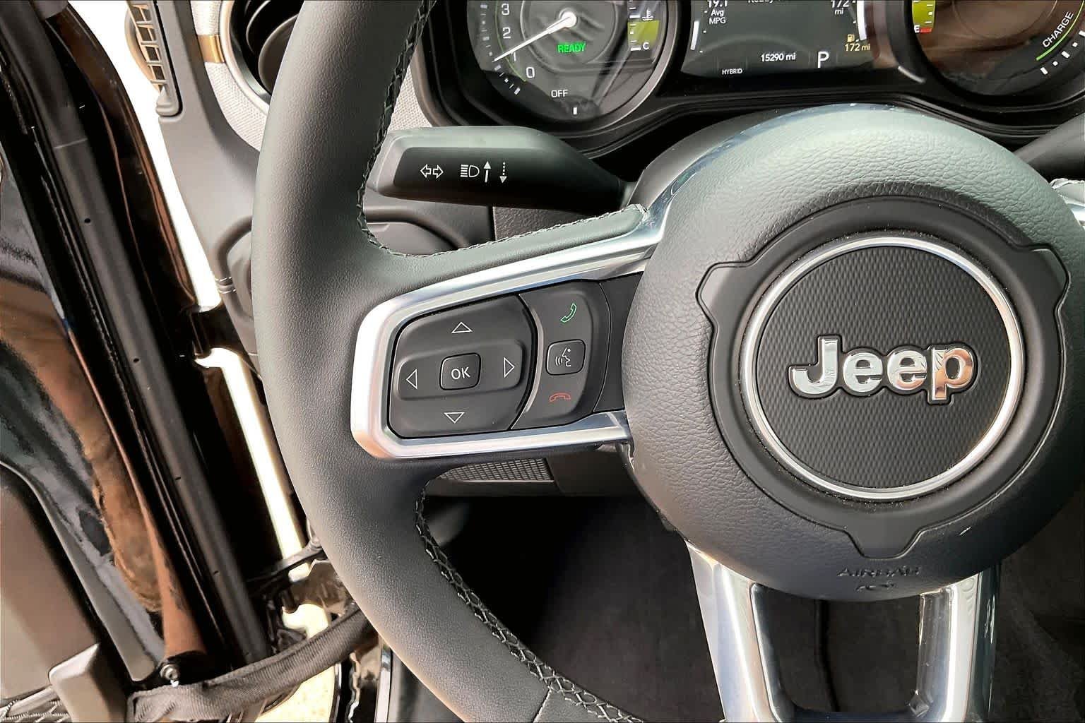 Used 2025 Black Clearcoat Jeep Sahara image 22