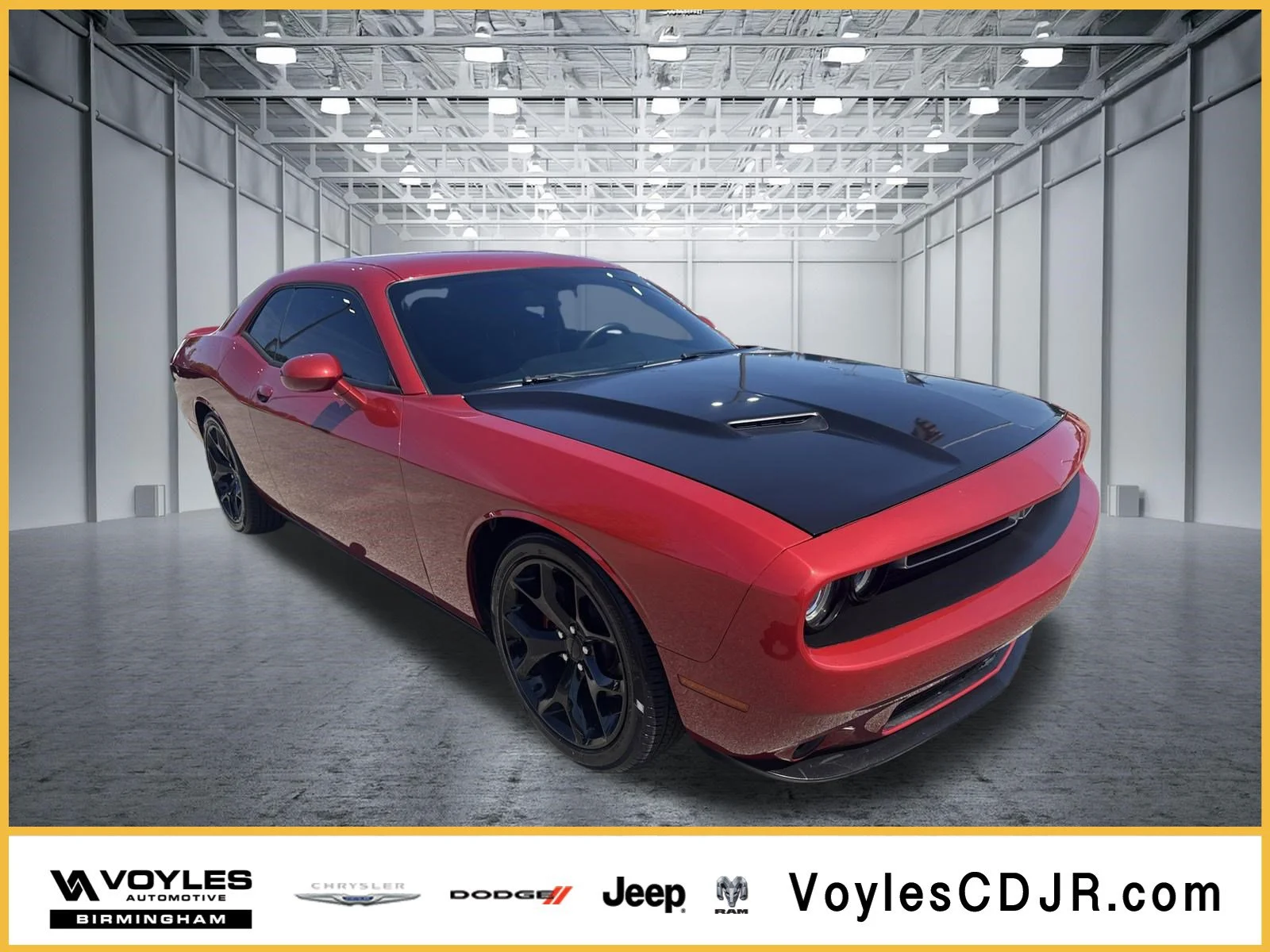 2015 Dodge Challenger SXT's photo