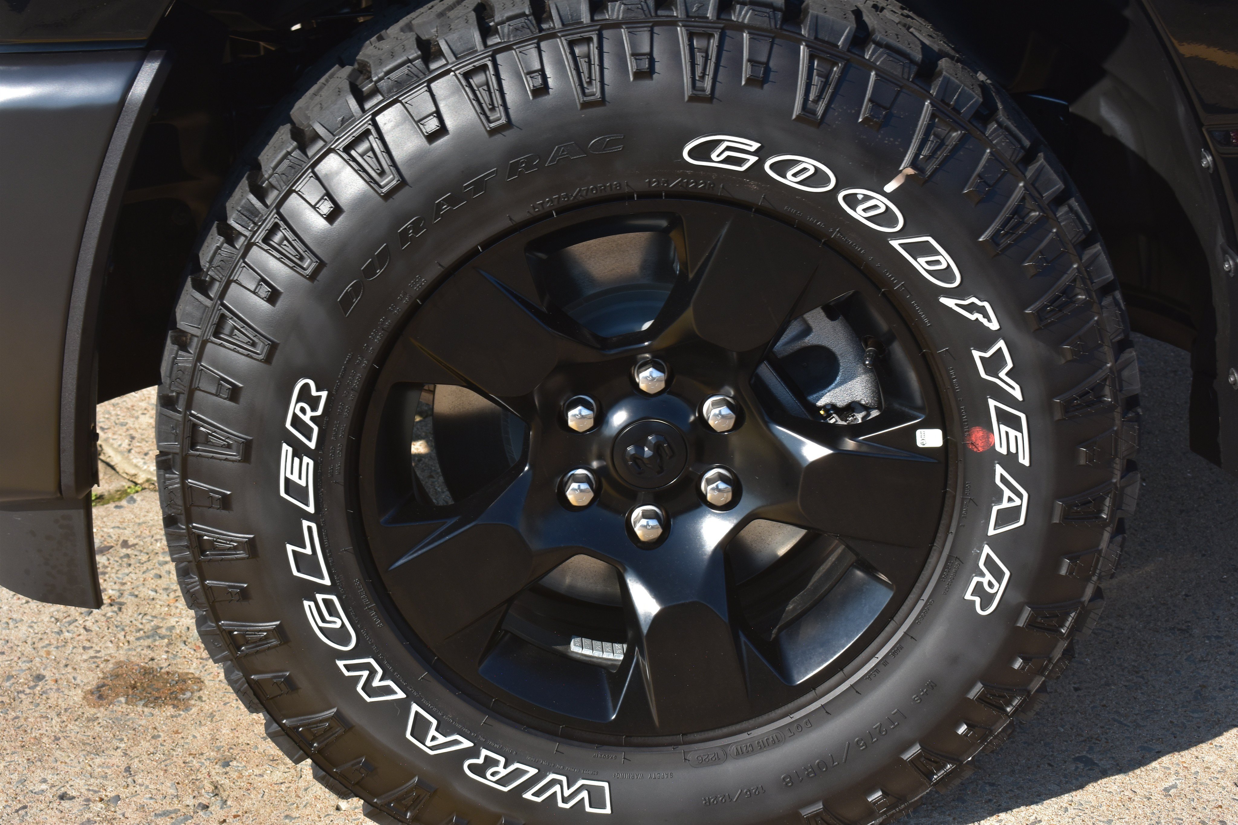New 2026 Diamond Black Crystal Pearl-Coat Exterior Paint RAM Warlock image 10