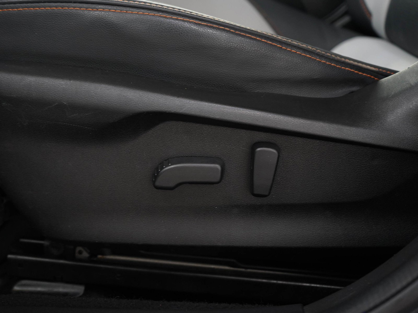 Used 2020 Magnetite Gray Metallic Subaru Limited image 26