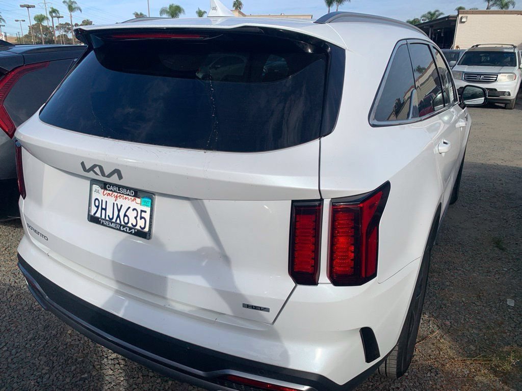Used 2023 White Kia EX image 6