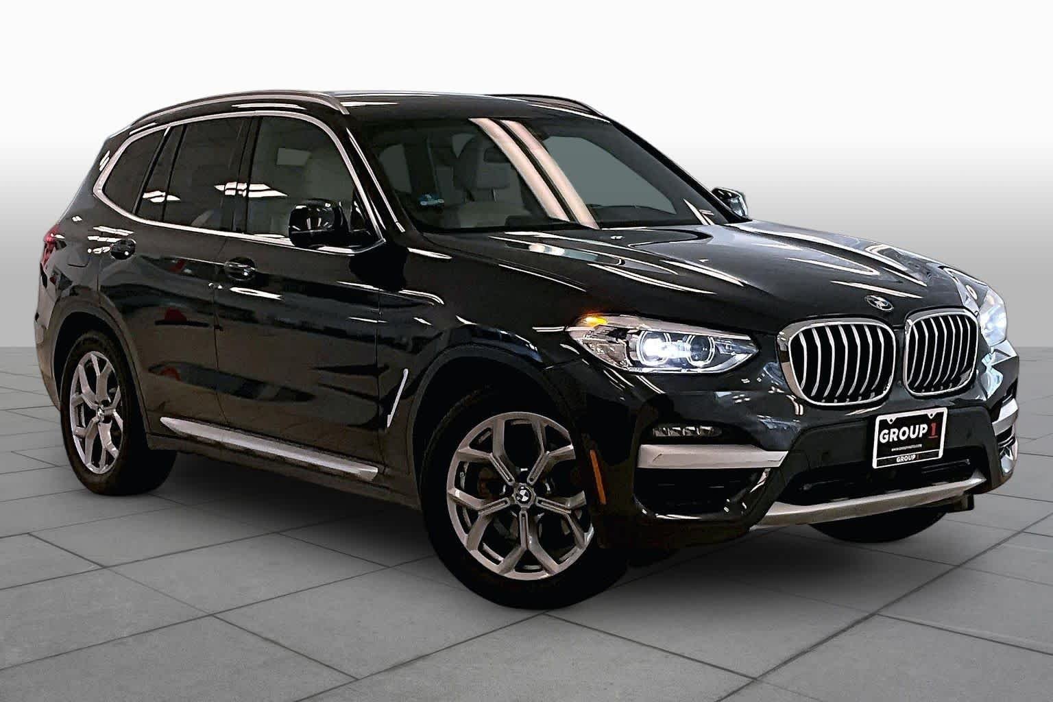 Used 2020 Dark Graphite Metallic BMW sDrive30i image 2