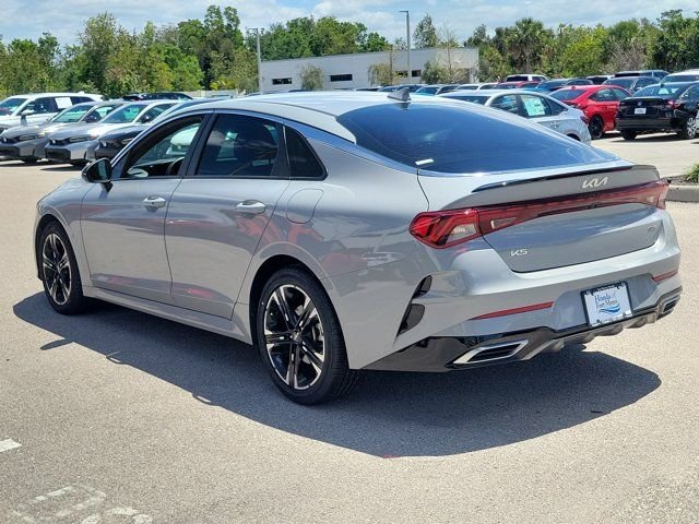 Used 2024 Gray Kia GT-Line image 4