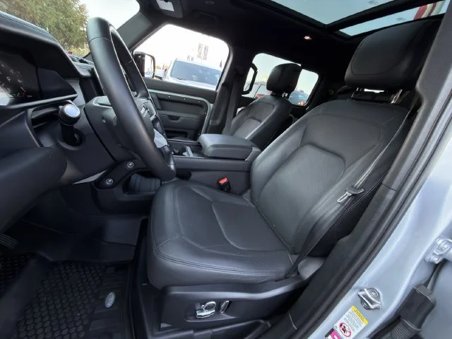 Used 2023 Silver Land Rover 130 SE image 26