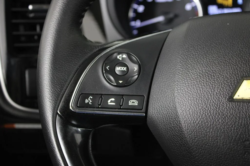 Used 2019 Red Mitsubishi ES image 25