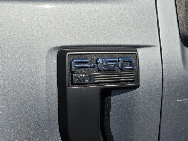 Used 2022 Iconic Silver Metallic Ford XLT image 3