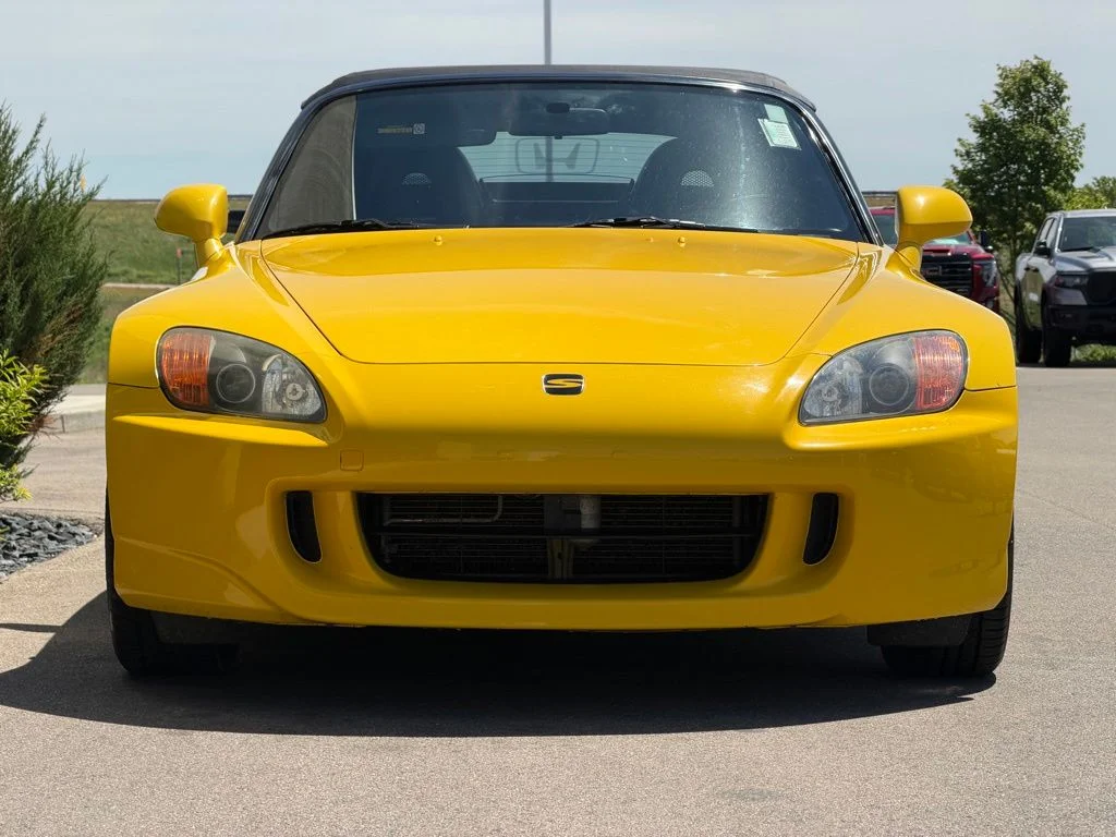 Used 2002 Yellow Honda Base image 6