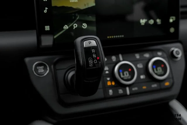 New 2026 Santorini Black Land Rover S image 28