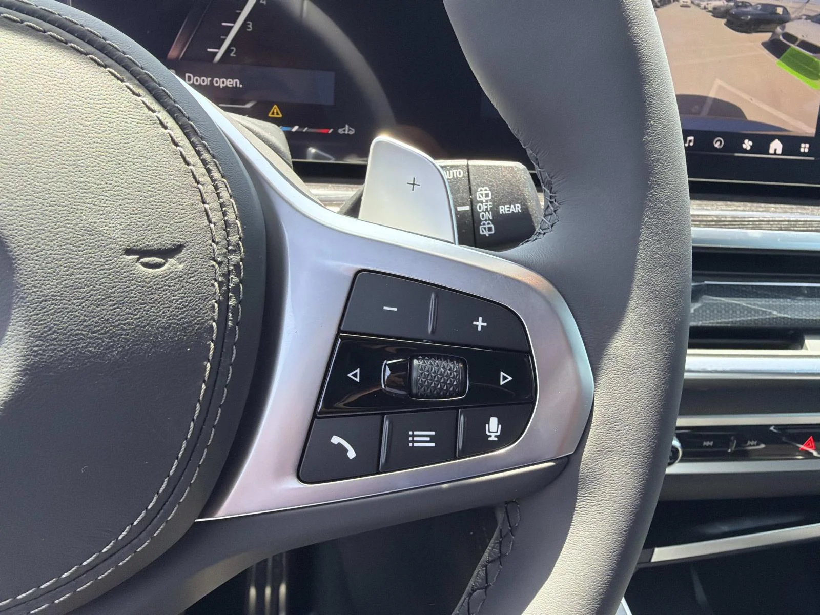 New 2026 Skyscraper Grey Metallic BMW sDrive40i image 17