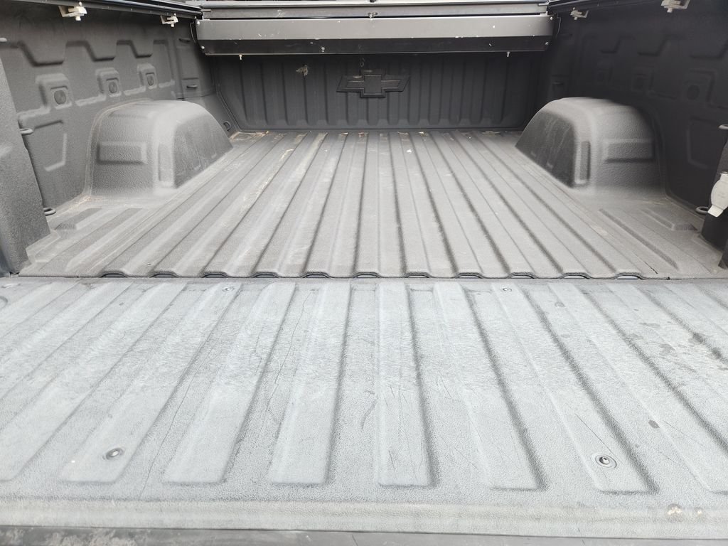 Used 2019 Shadow Gray Metallic Chevrolet RST image 35
