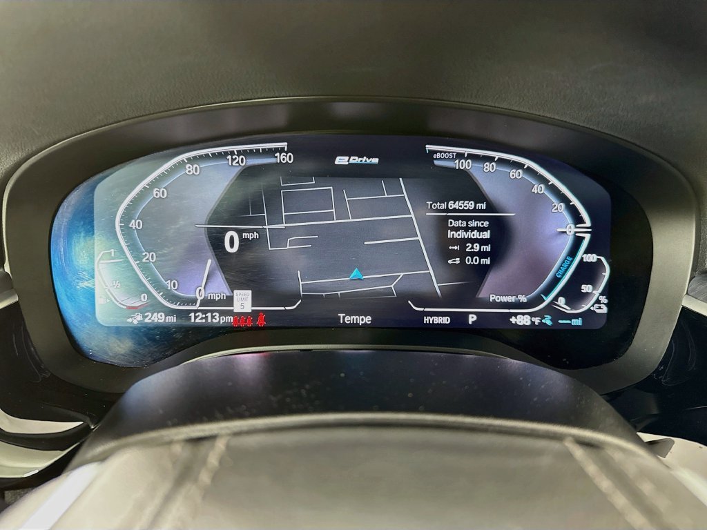 Used 2022 Dark Graphite BMW 530e iPerformance image 35