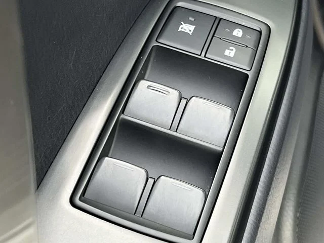 Used 2022 White Lexus 460 image 31