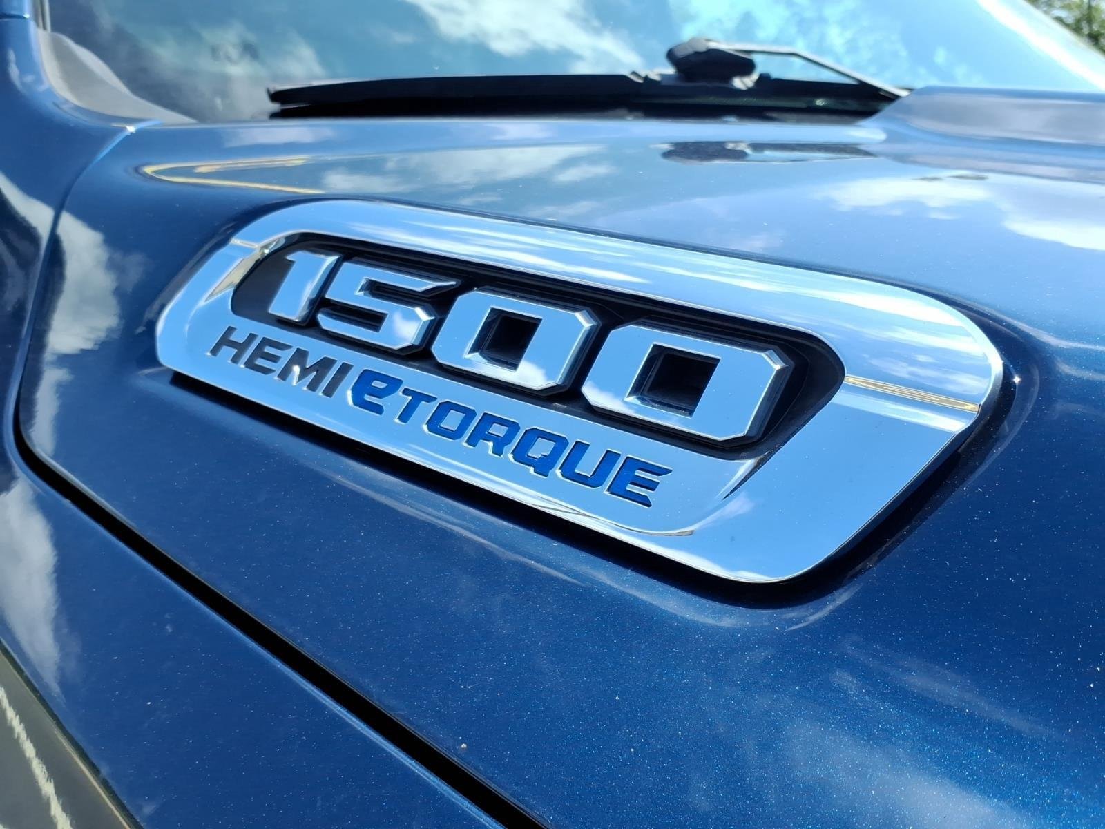 Used 2021 Patriot Blue Pearlcoat Ram Laramie image 18