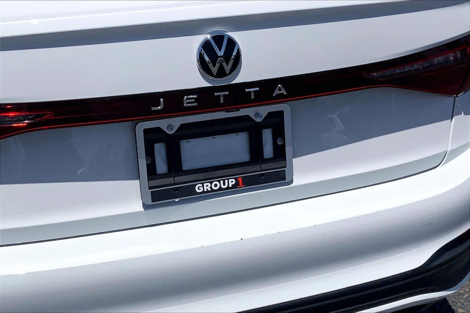 Used 2025 Pure White Volkswagen S image 31