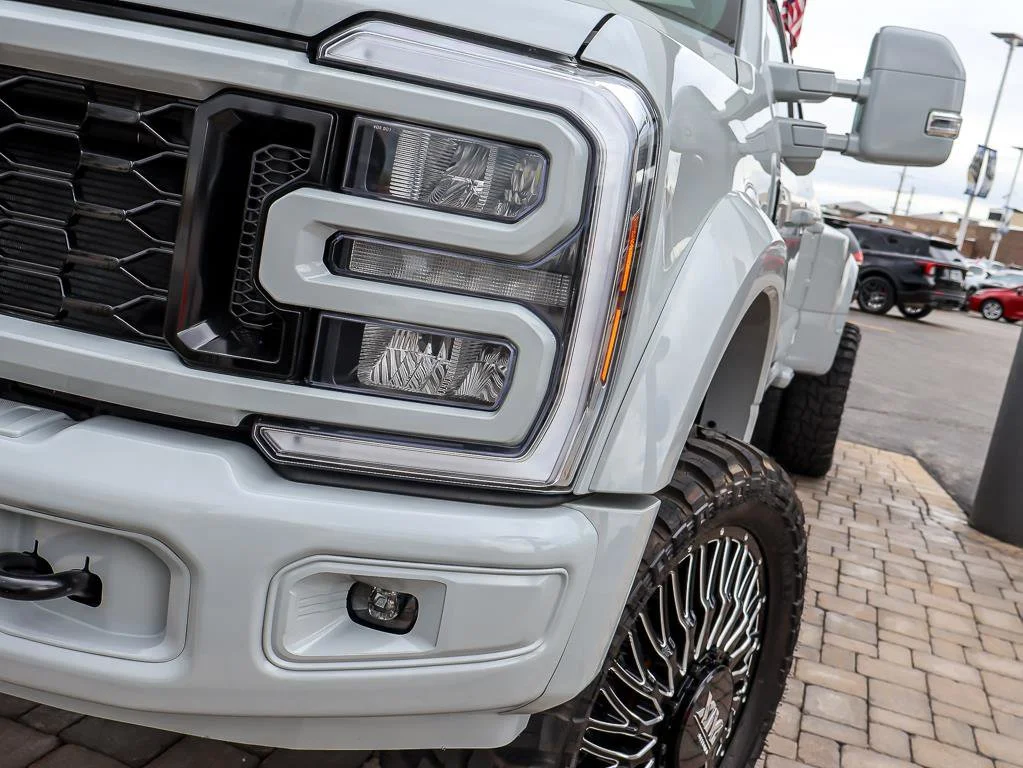 Used 2026 Avalanche Ford LARIAT image 7
