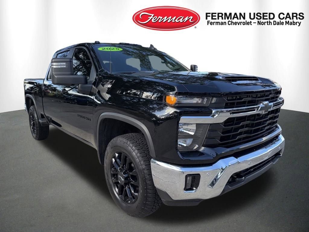 2025 Chevrolet Silverado HD LT 4WD Crew Cab Standard Box's photo