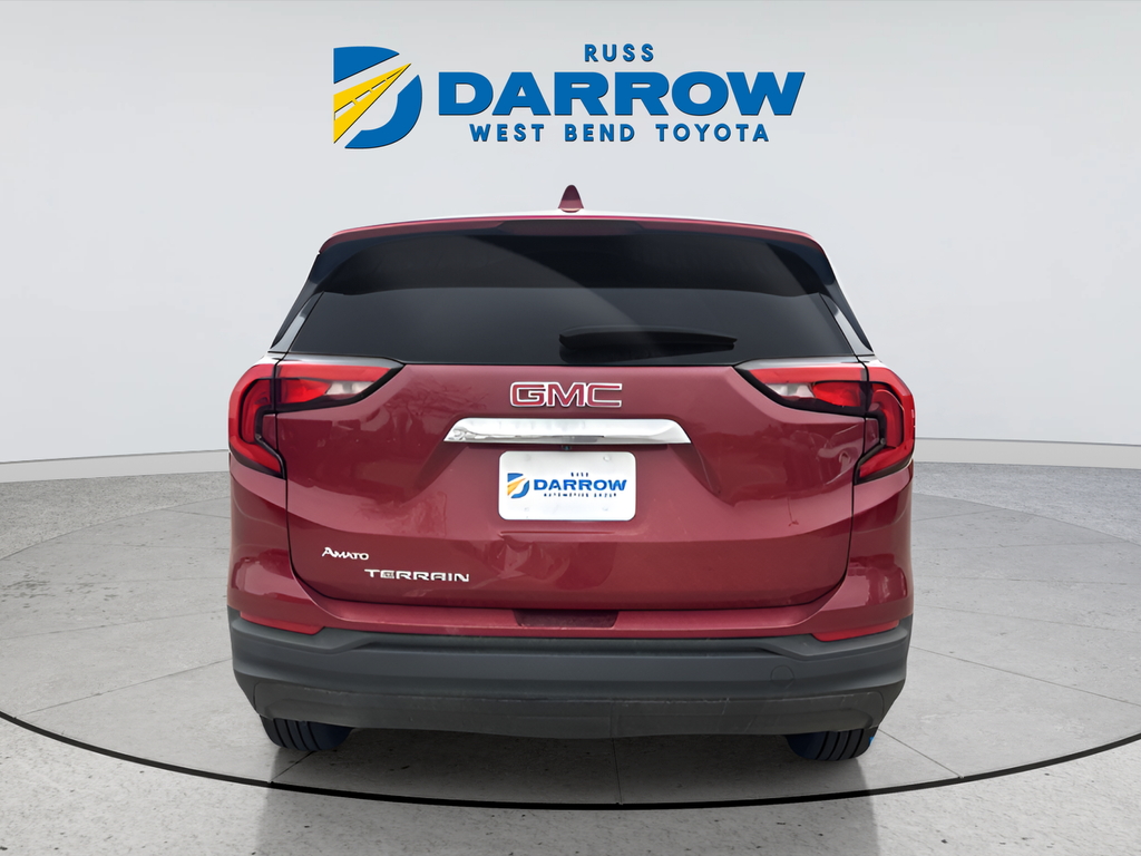 Used 2018 Red GMC SLE image 4