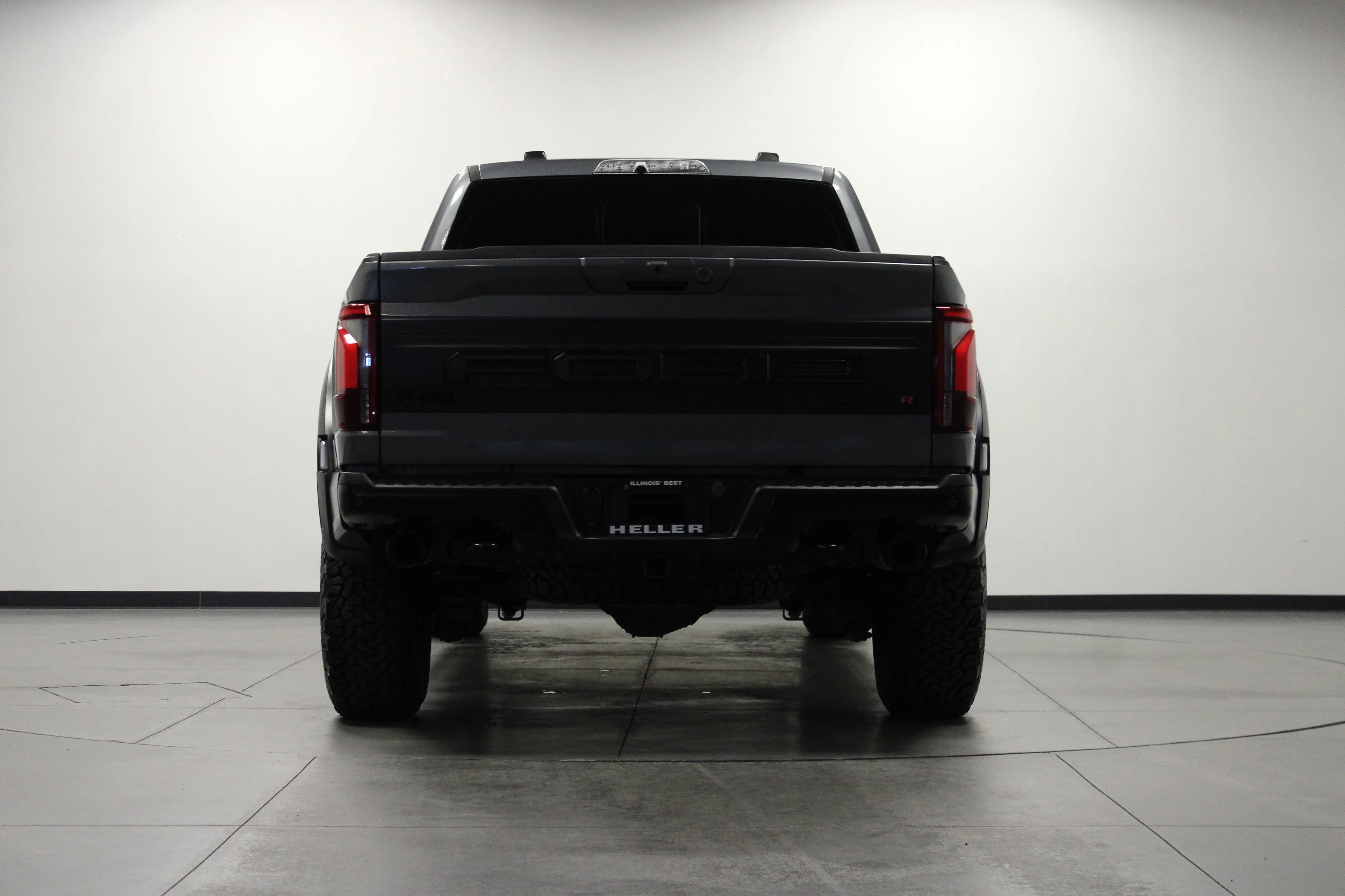 Used 2024 Gray Metallic Ford Raptor image 5