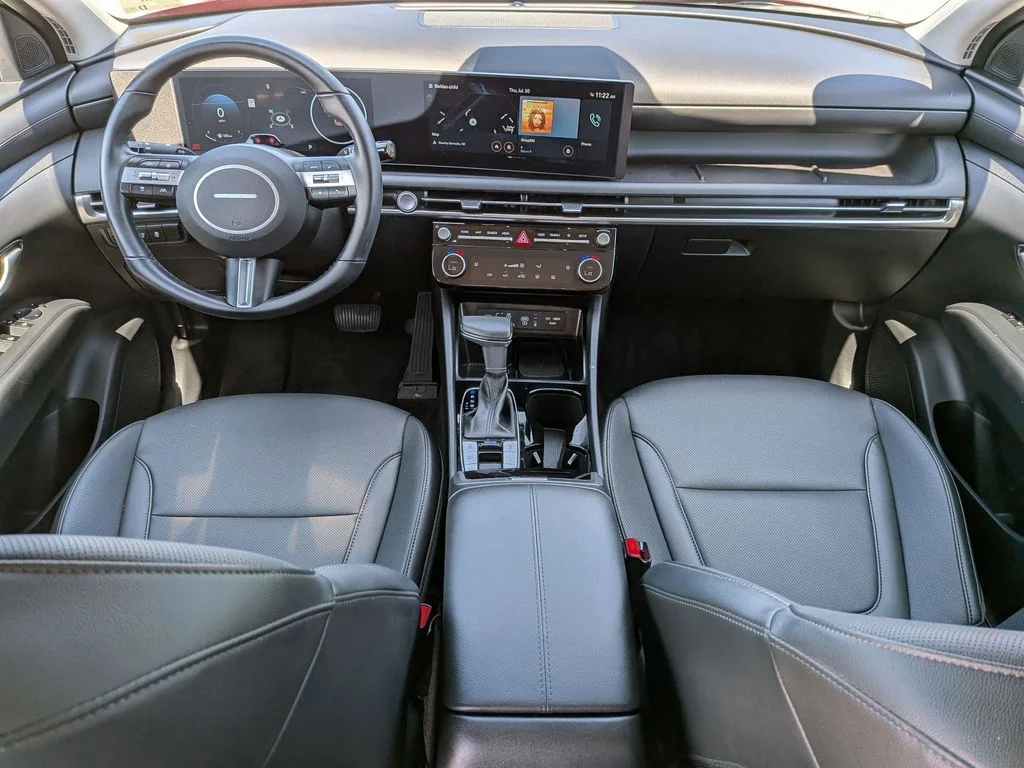Used 2025 Red Hyundai SEL Convenience image 26