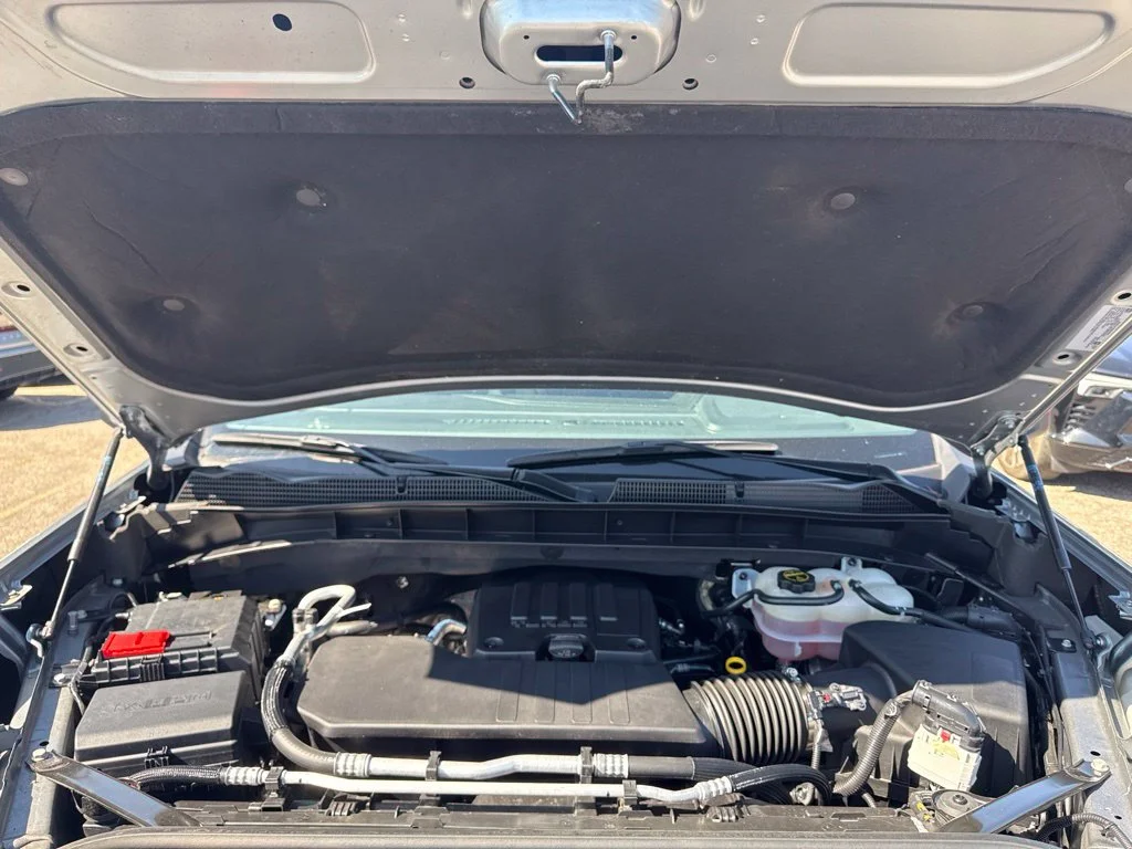 Used 2025 Sterling Metallic GMC Elevation image 38